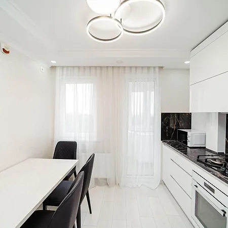 Cozy 2br Near Park! Chisinau